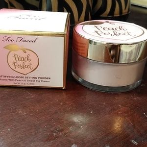 Too faced setting powder